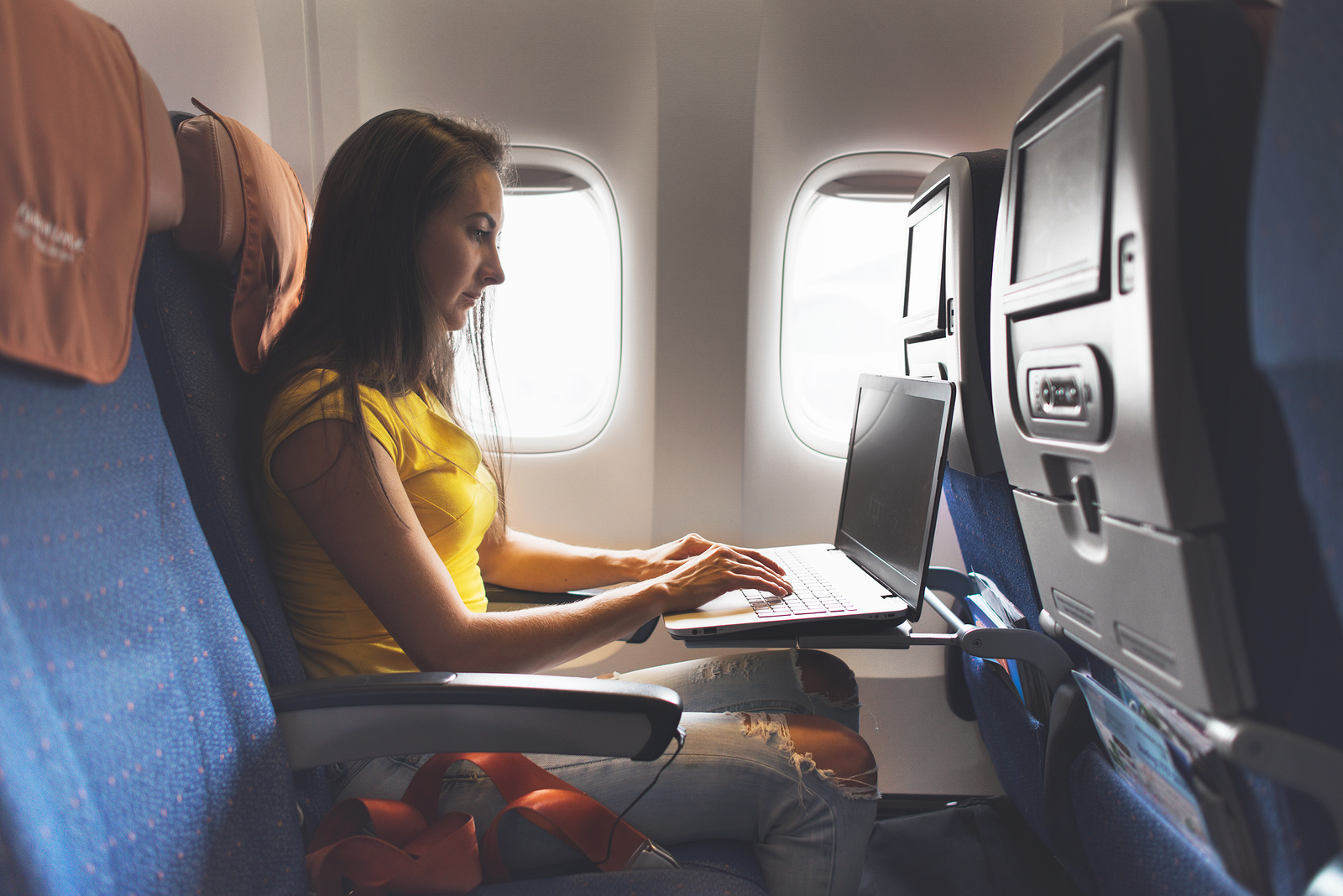 Freelancing and Travel – Do I Still Have to Pay Tax in the UK?
