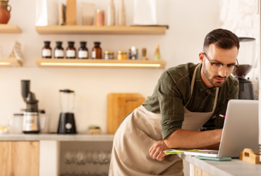 Can Sole Traders Hire Someone Else?