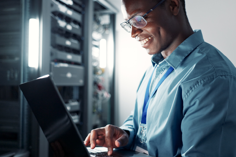 Should I Hire an IT Contractor or an Agency